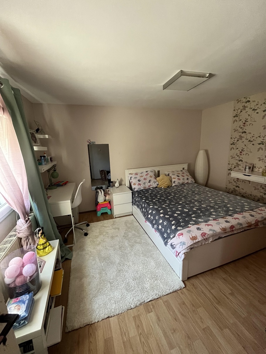 Prodajem kucu Raca 5