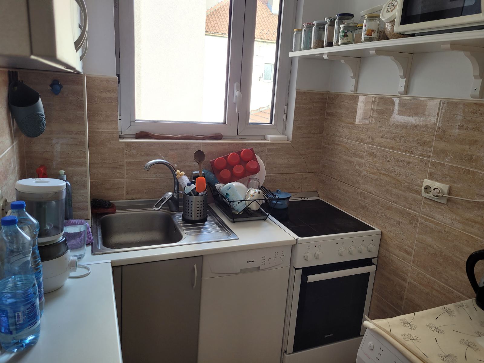 Izdajem dvosoban namešten stan na Vračaru  na duže 5