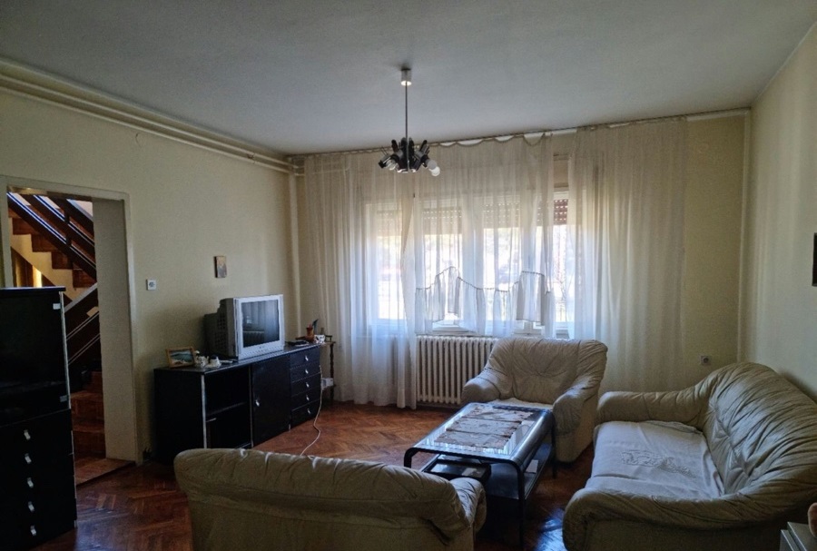 Prodajem kucu u Temerinu 2