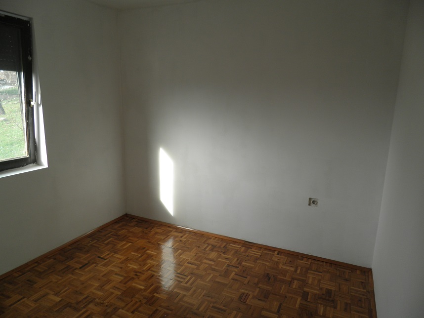 Prodajem kucu u Kraljevu 4