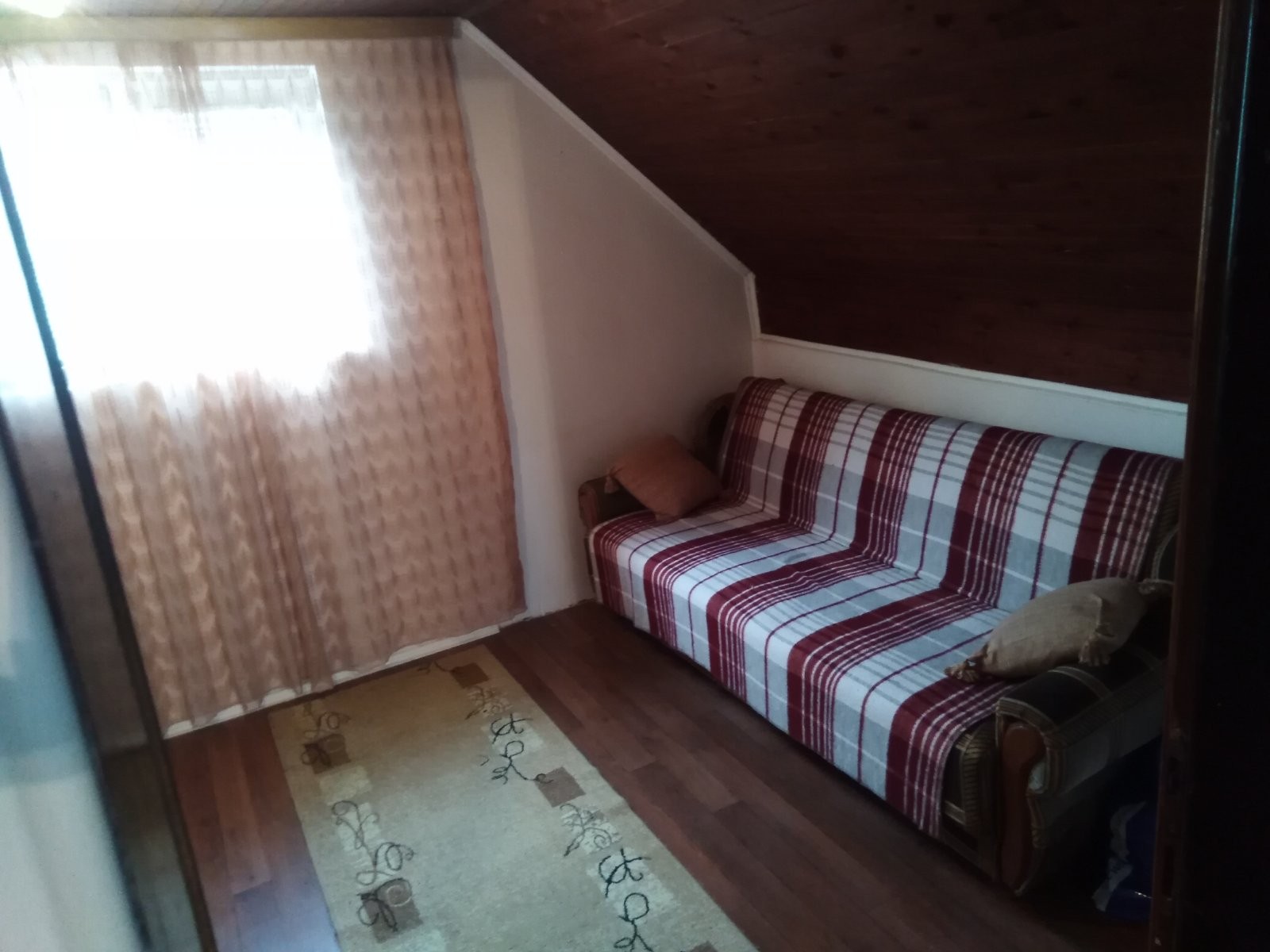 Prodajem opremljenu kucu Obrenovac Baric 4