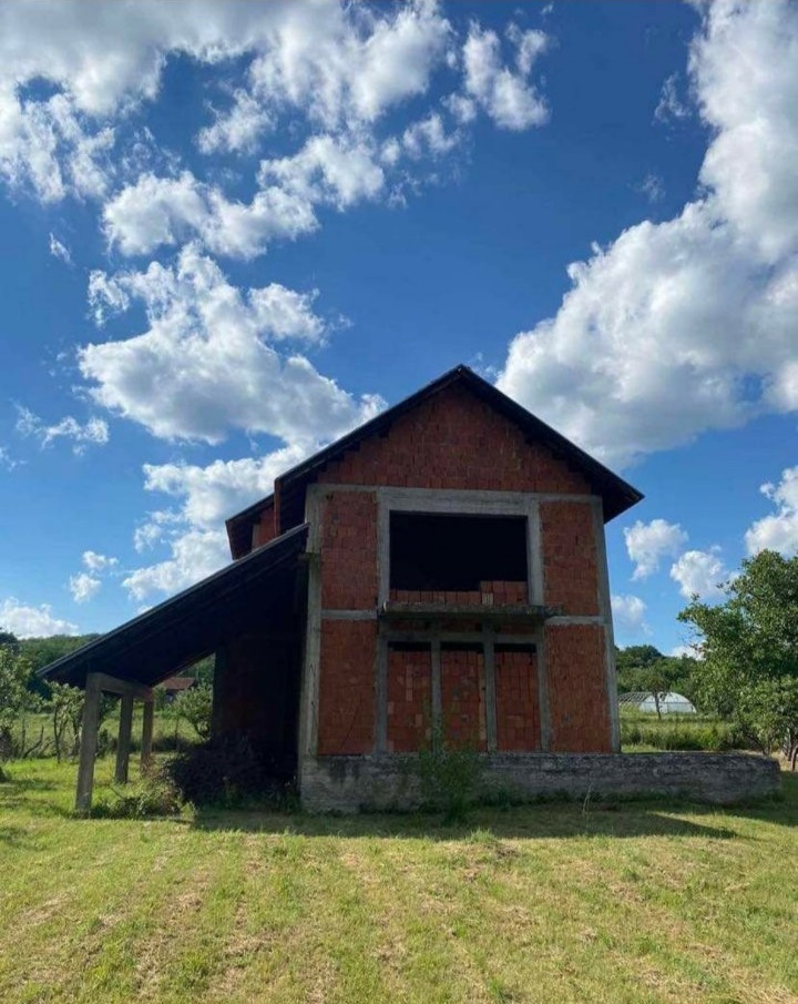 Kuca u okolini Trstenika 2