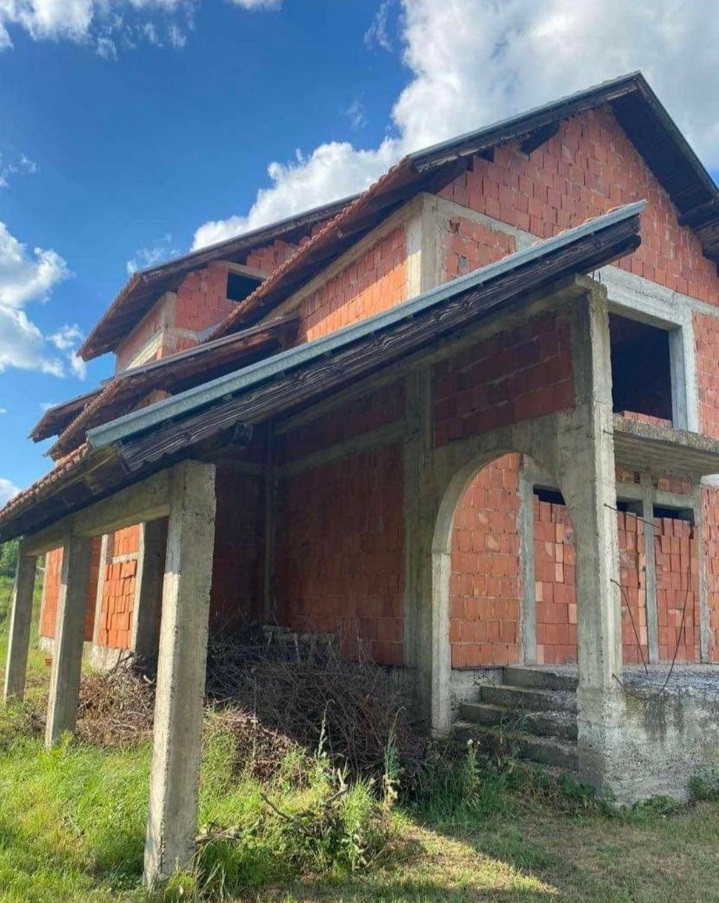 Kuca u okolini Trstenika 3