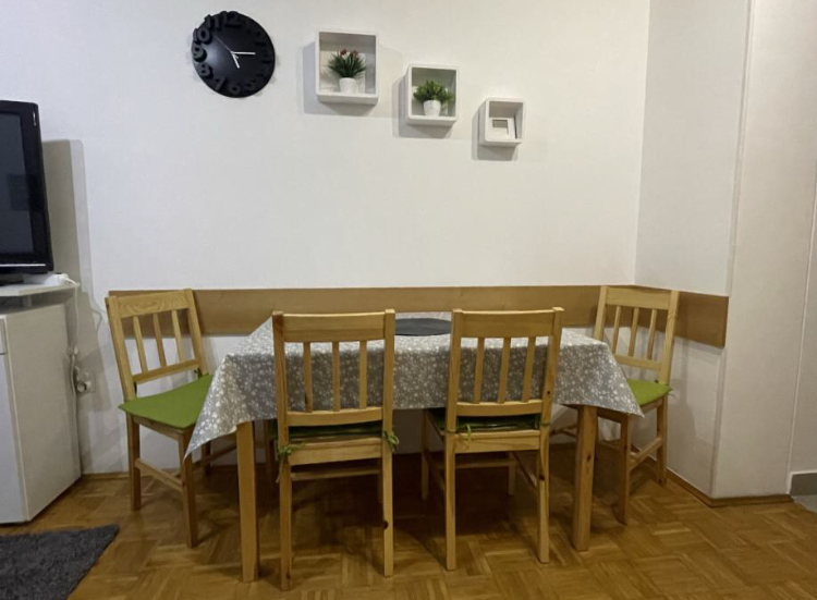 jednosoban lepo namesten stan 45 kv 3