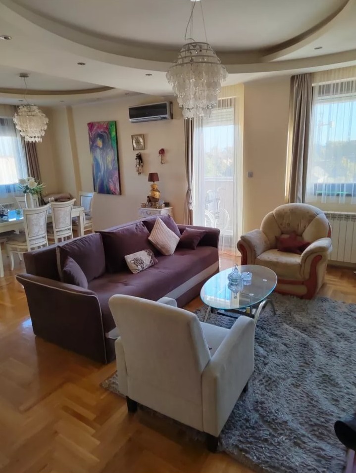 Na prodaju duplex u centru Indjije 1