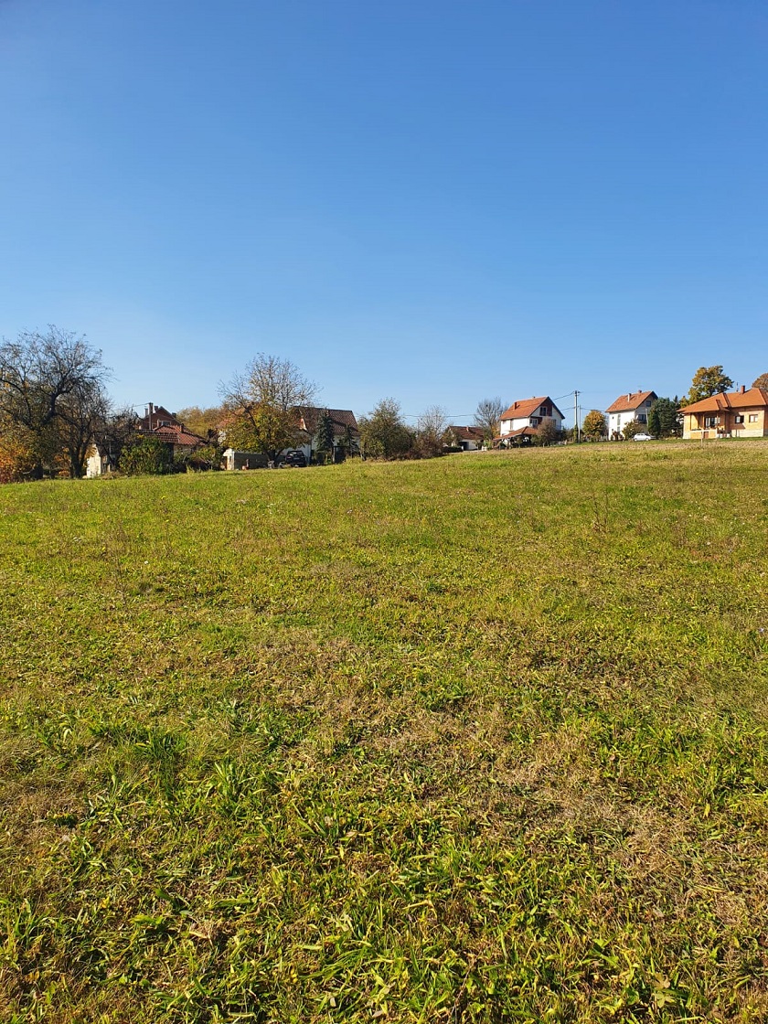 Placevi gradjevinsko zemljiste  autoputem 60min od Beograda  1
