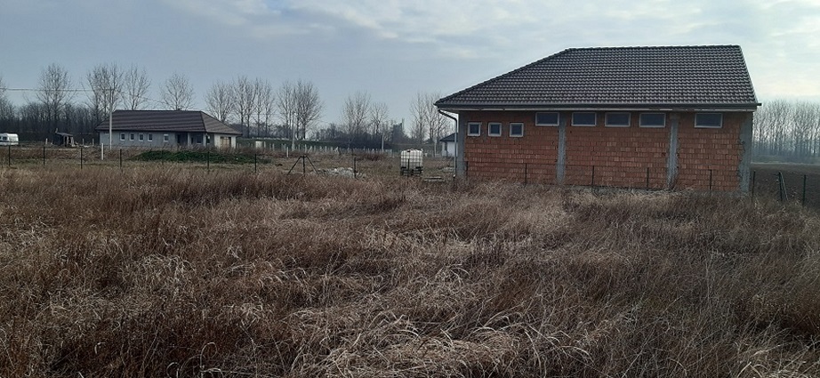 Gradjevinski plac sa pomocnim objektom u Rumenci 2