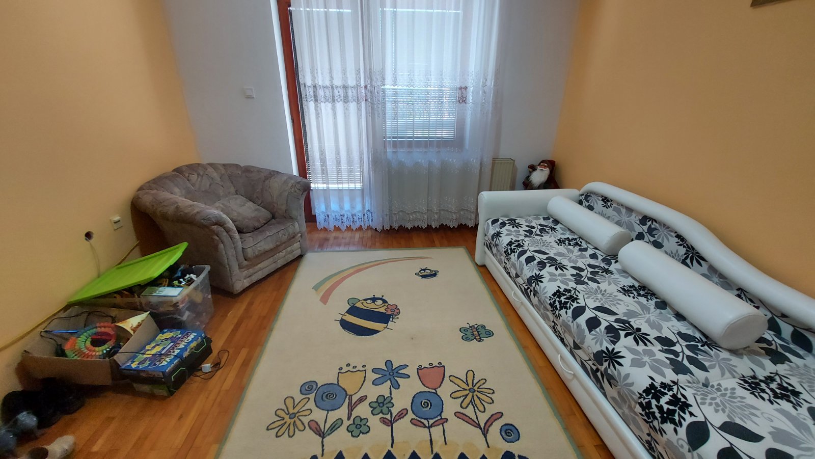 Prodajem kucu u Jagodini 5