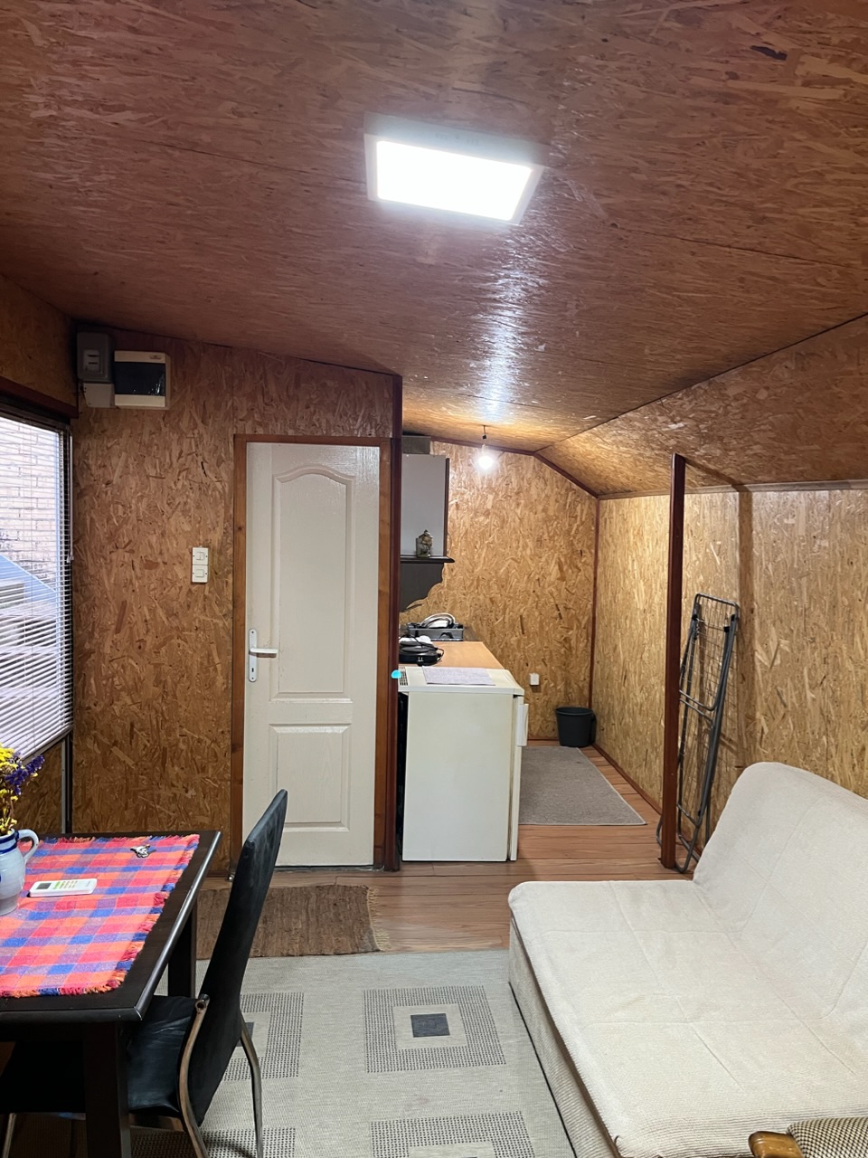 Garsonjera namestena 4