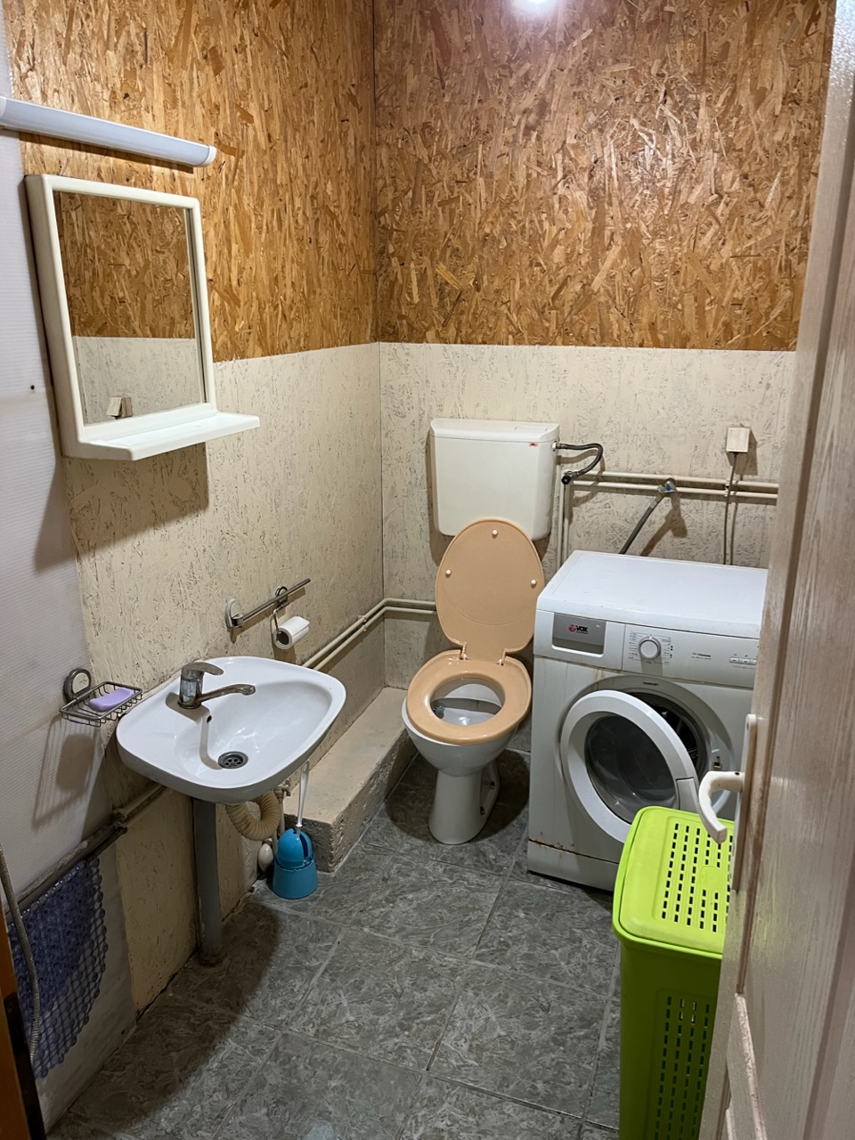 Garsonjera namestena 5