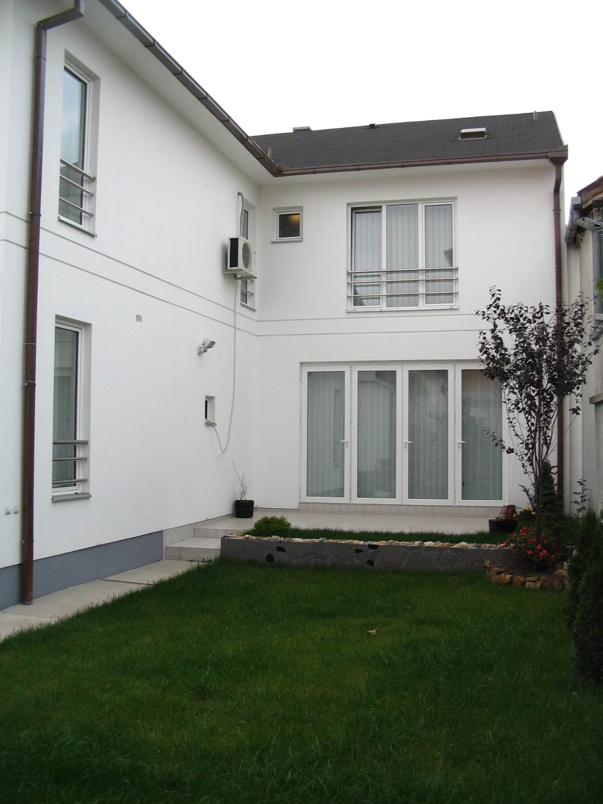 SPRATNA KUĆA  TELEP  NOVI SAD 2