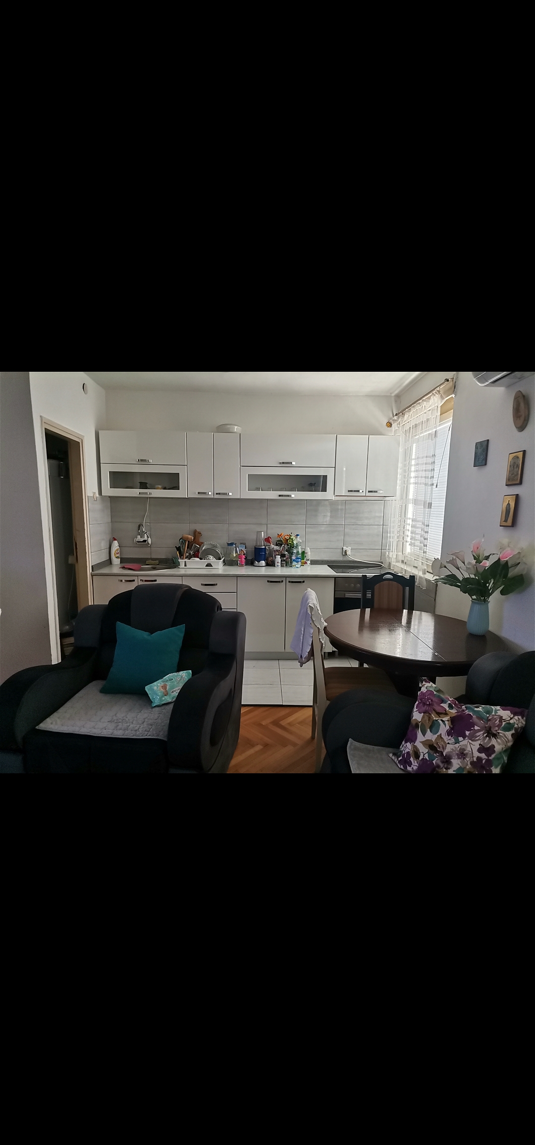 Stan na prodaju 43 kvadrata 2