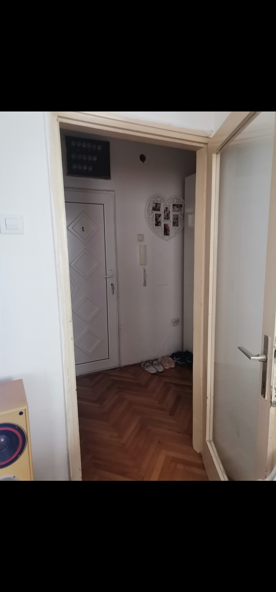 Stan na prodaju 43 kvadrata 9