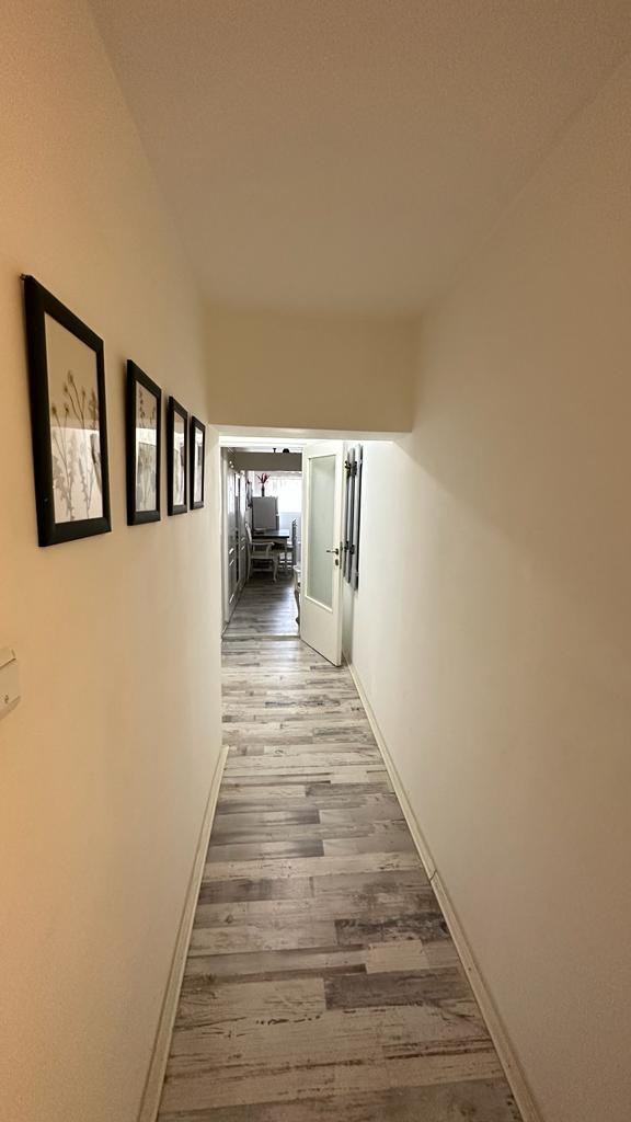 Izdaje se trosoban stan u centru 5