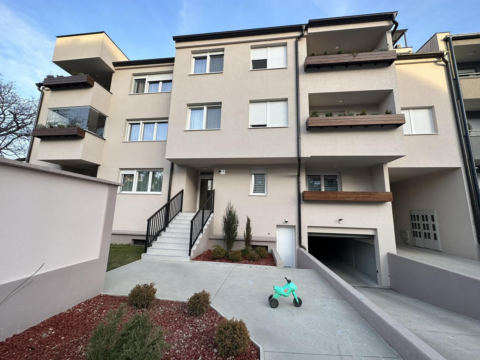 NOV DVOSOBAN STAN 49m2 SA TAVANSKOM OSTAVOM 1