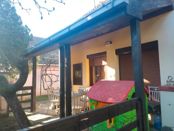 Porodicna kuce u Ravnom Selu 1