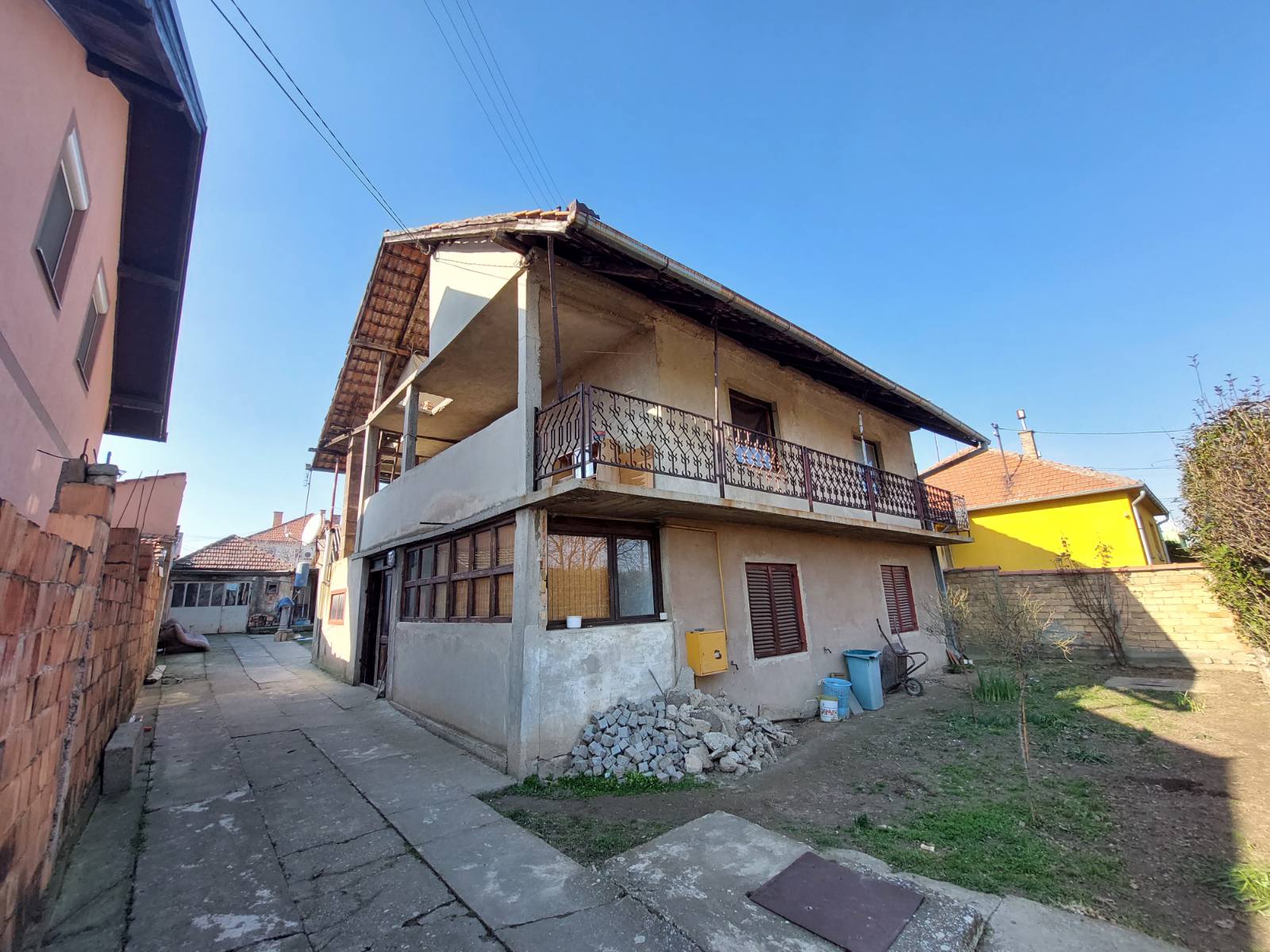 Porodicna zgrada   Kovin  2x80m2 4