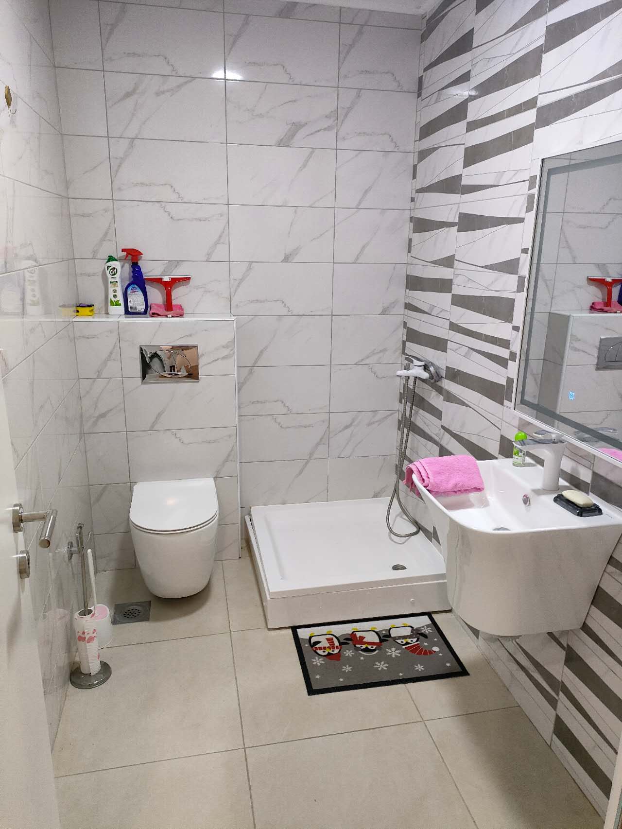 Izdaja Polunamesten Stan  41m2  Veternik 4