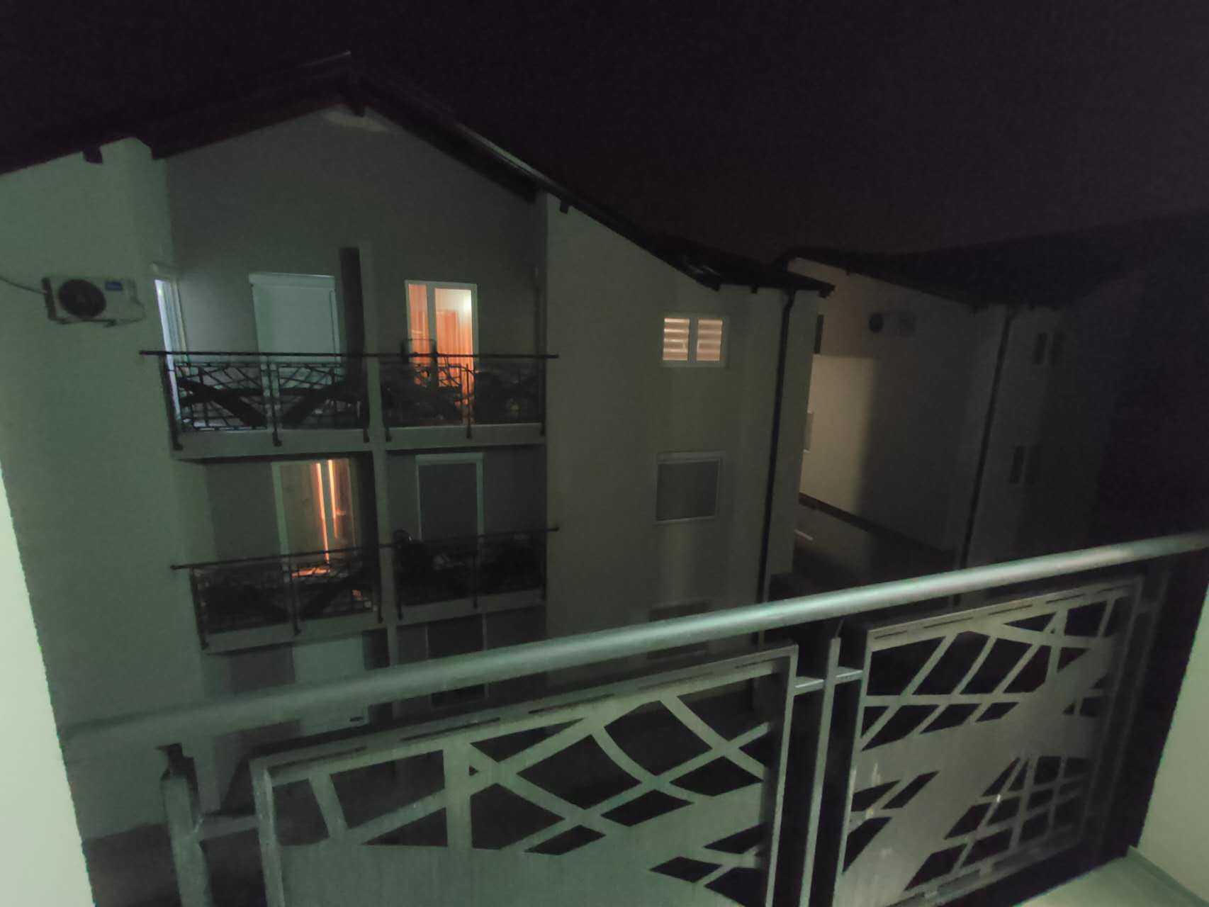 Izdaja Polunamesten Stan  41m2  Veternik 9