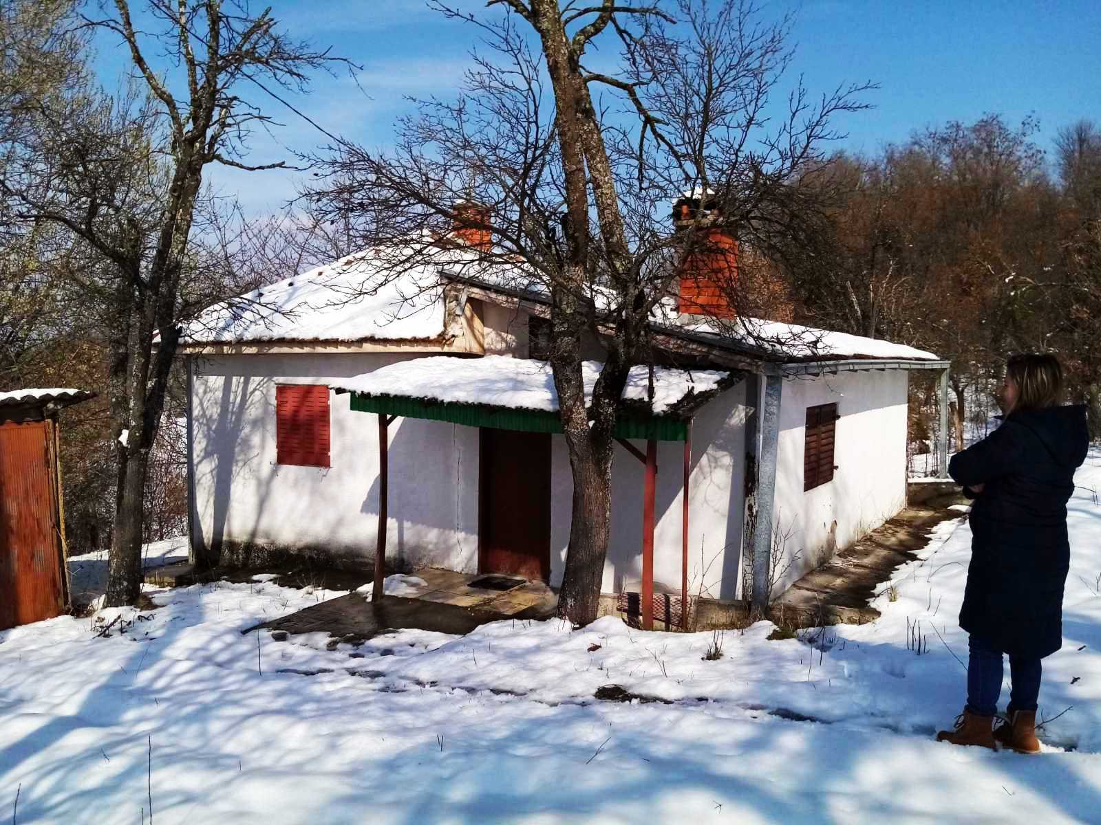 Retko u ponud Vikendica u selu Rajac kod Cacka 2