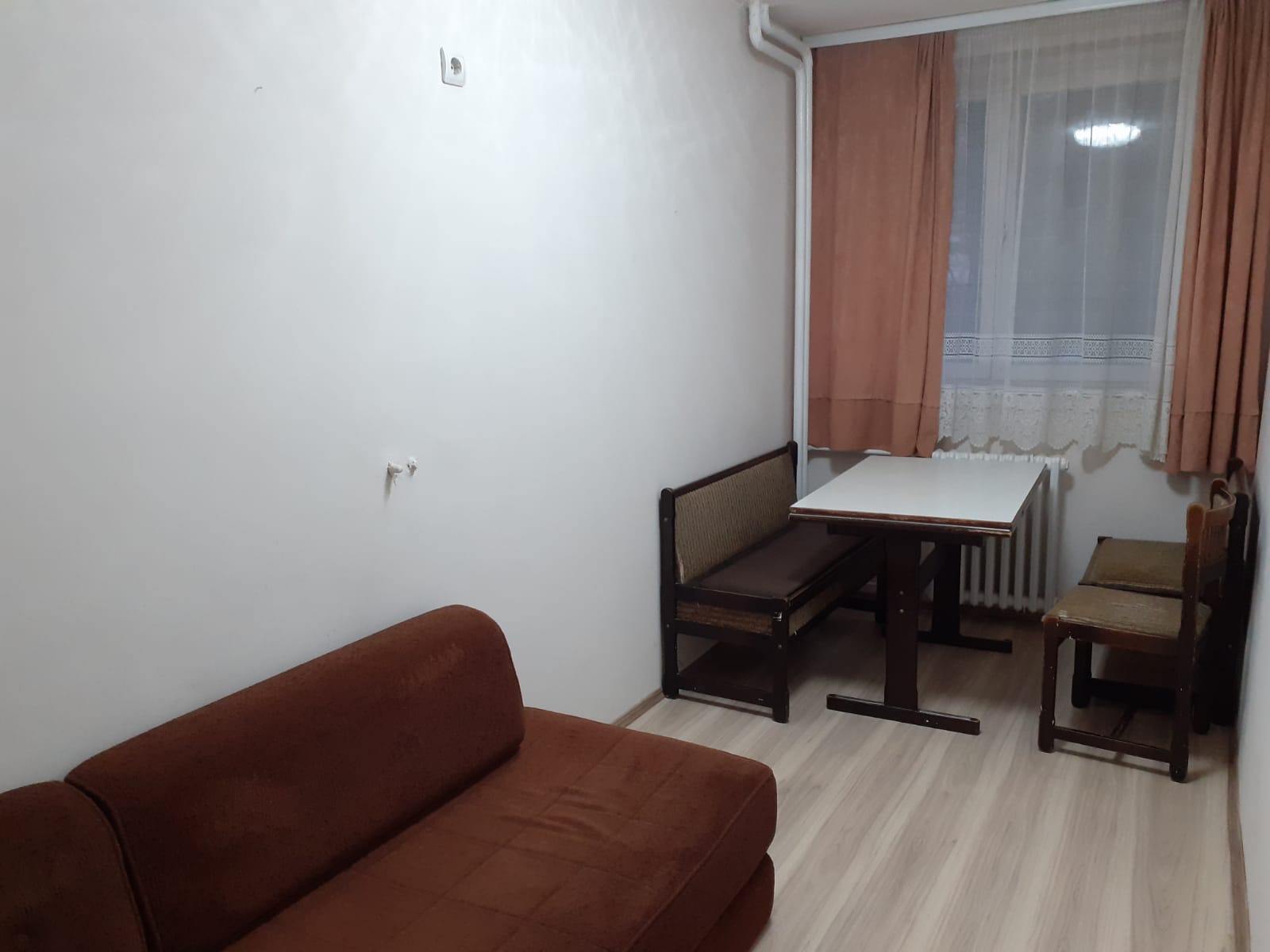 Izdajem stan u Leskovcu 3