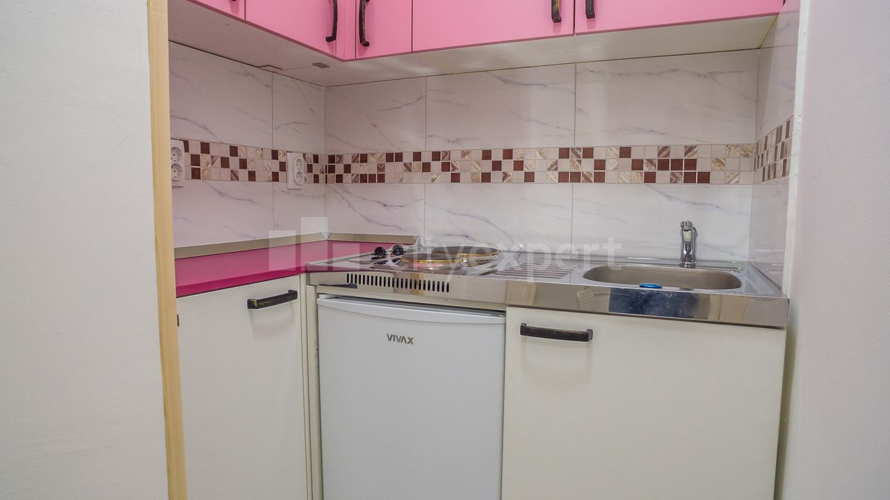 Jednoiposoban na Voždovcu  FON   namešten 4