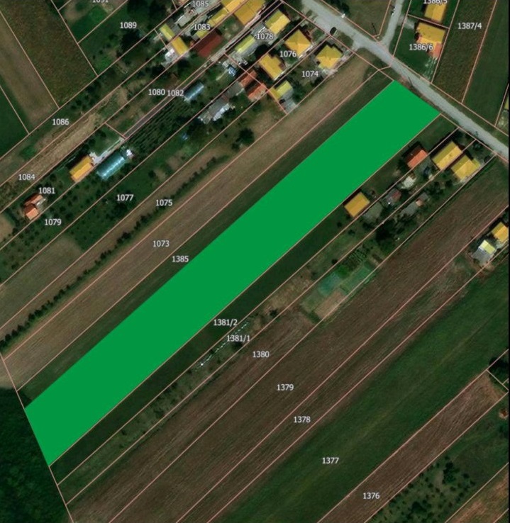 Prodajem plac u Becmenu 1