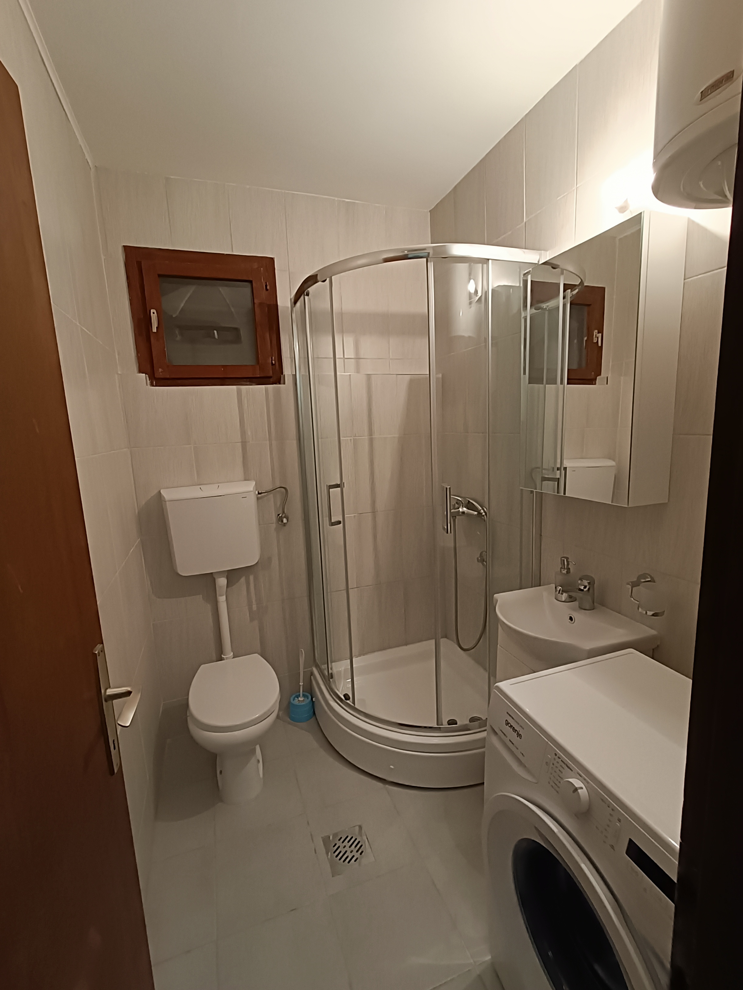 Nameštana Kuća u Surčinu 4