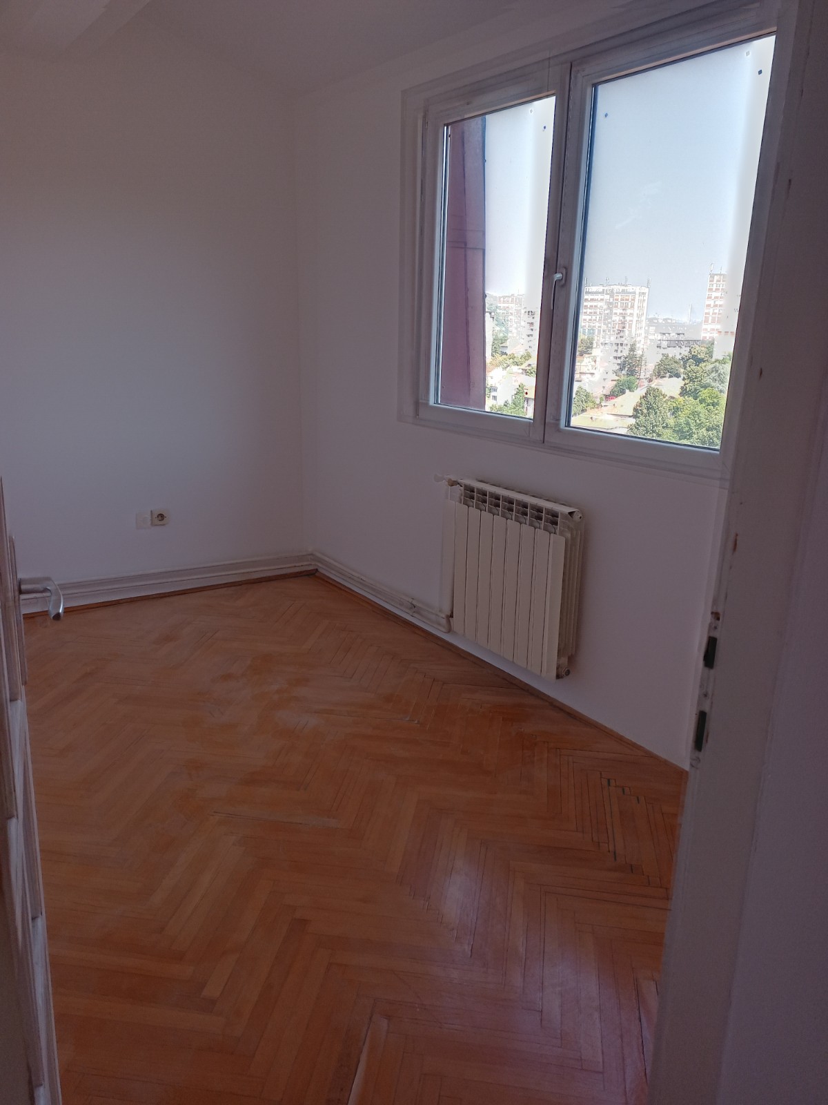 Extra povoljno Trosoban komforan stan na Miljakovcu dva 3