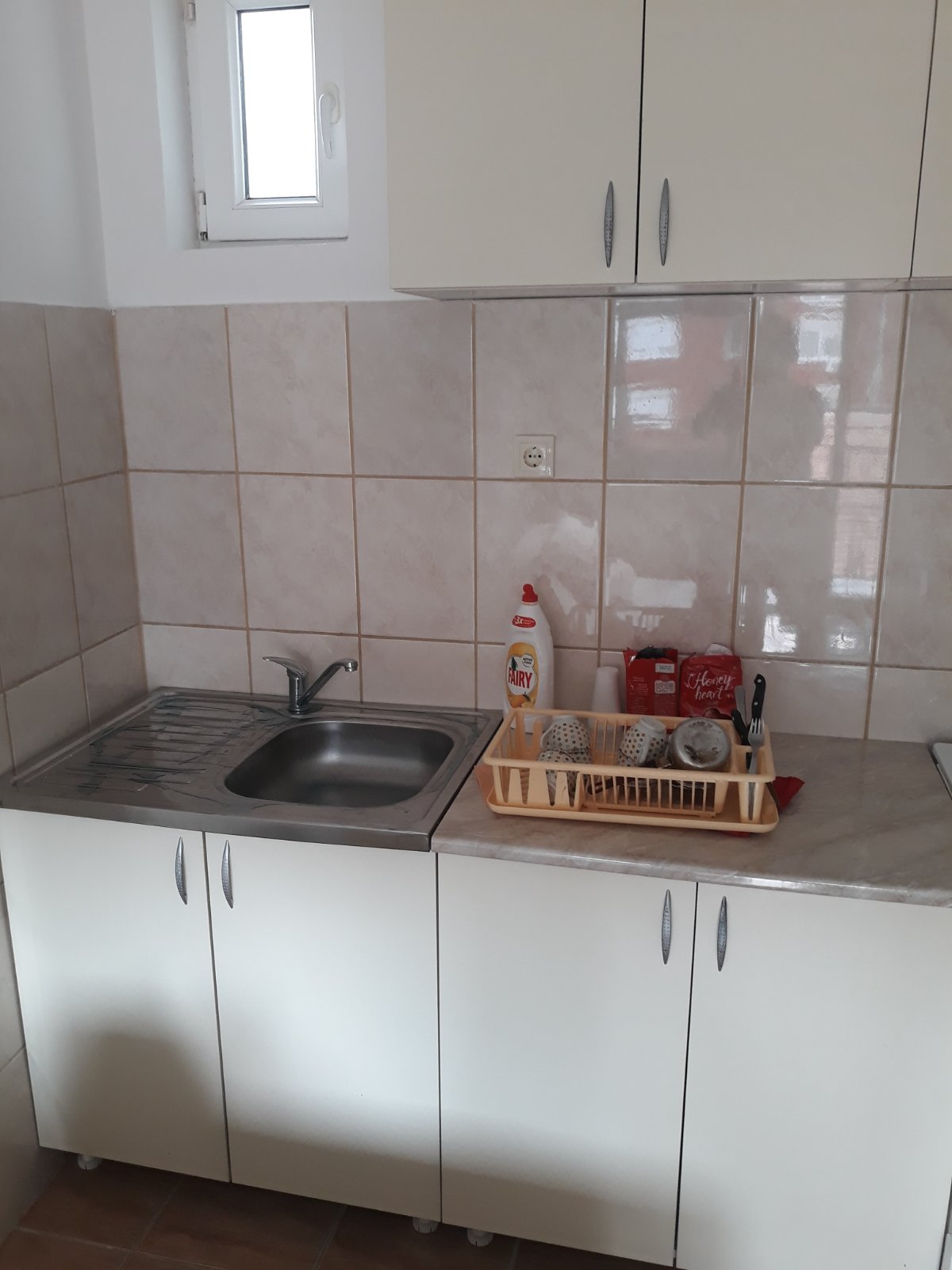 Izdaje se stan  Novi Sad Podbara 3