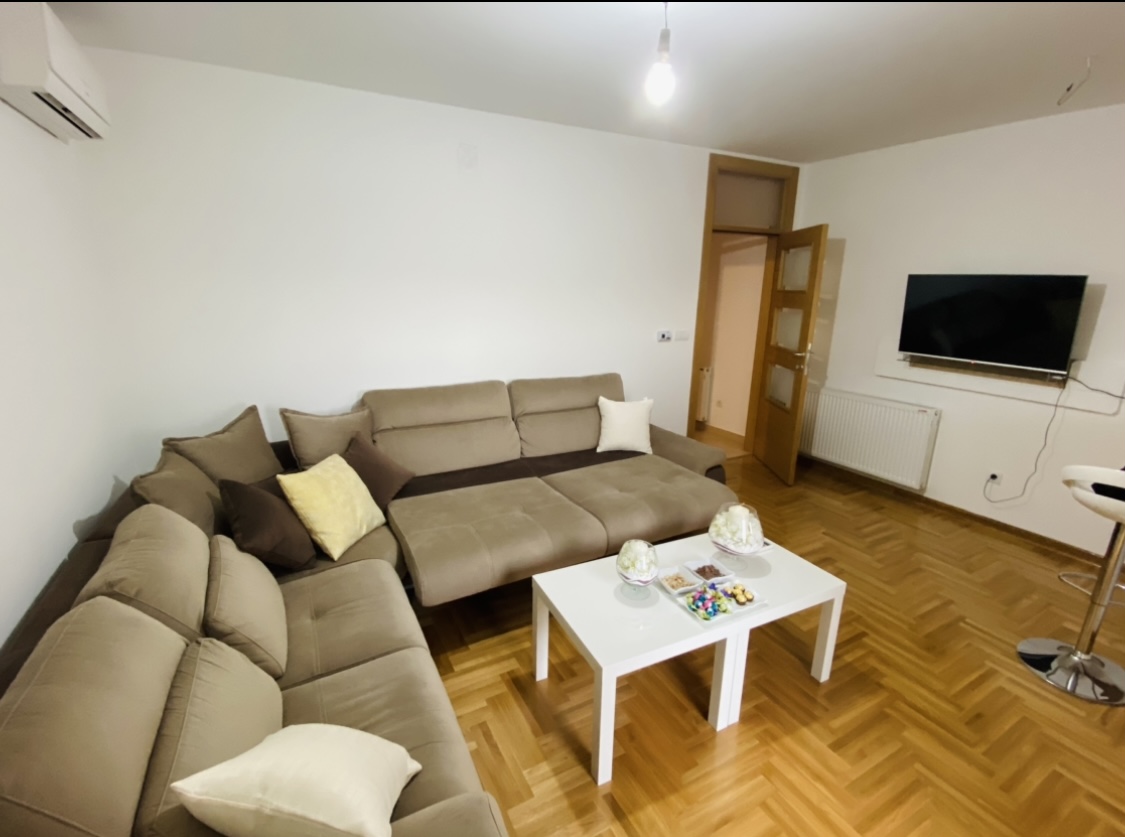 Lux  nov opremljen dvosoban stan sa parking mestom 2