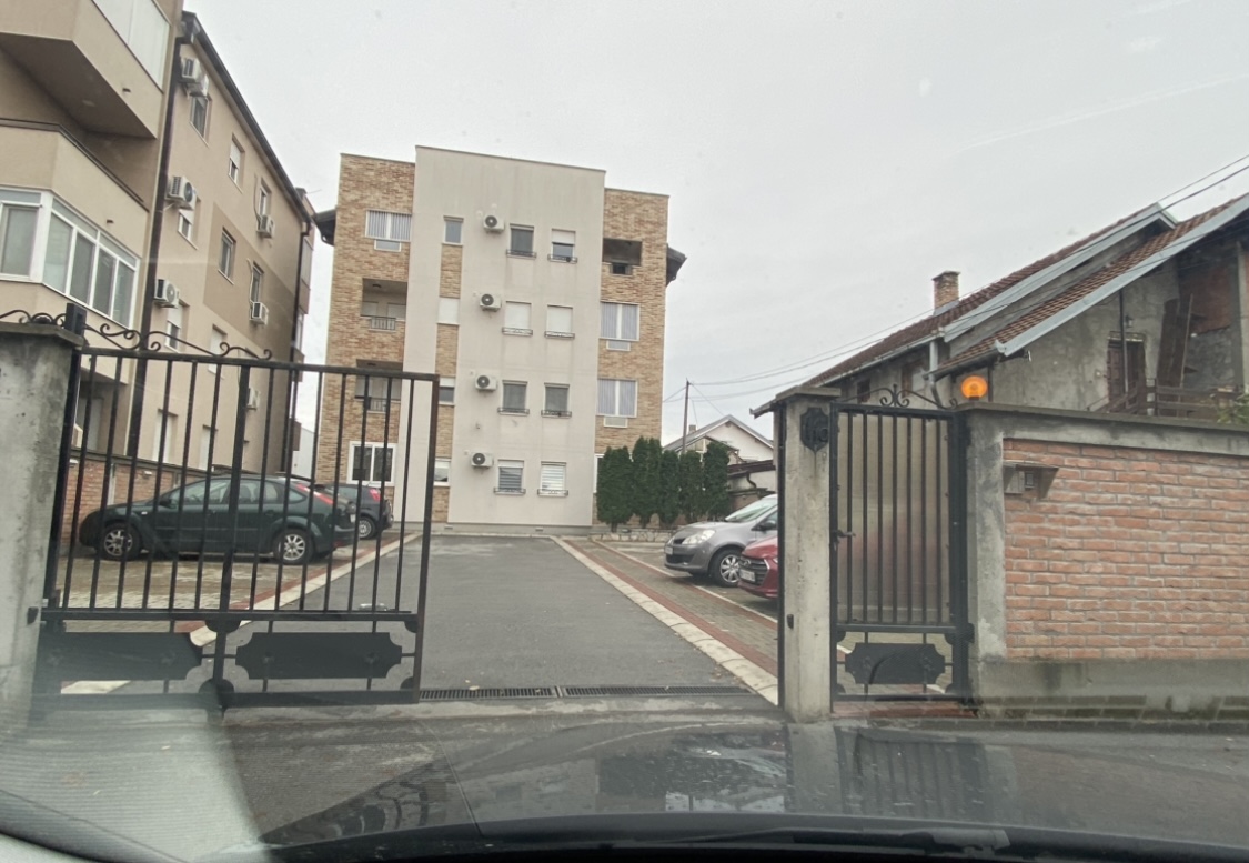 Lux  nov opremljen dvosoban stan sa parking mestom 5