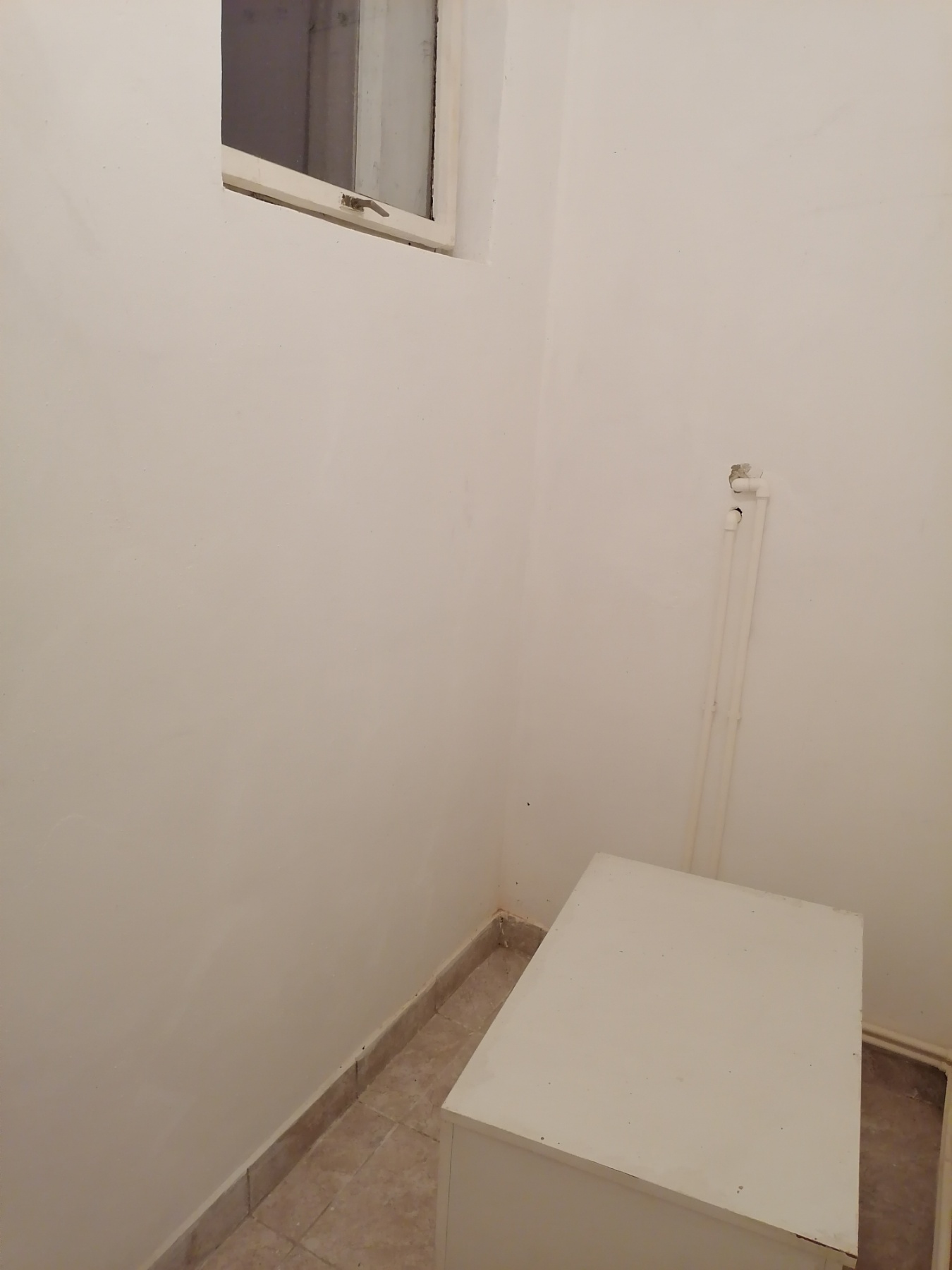 CELAREVO DVOSOBAN STAN UKNJIZEN  54 M2 CENA 35000E 2