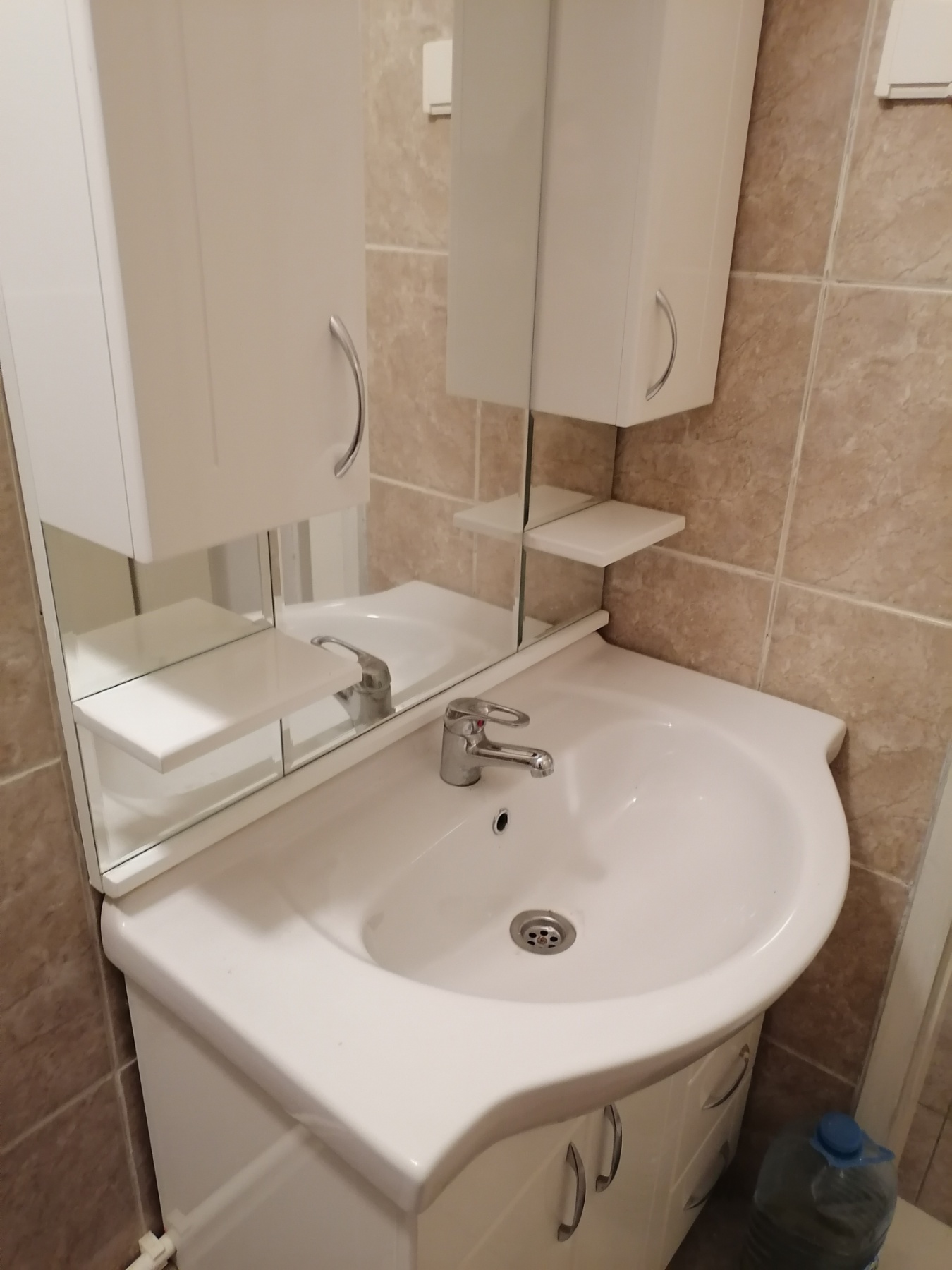 CELAREVO DVOSOBAN STAN UKNJIZEN  54 M2 CENA 35000E 3