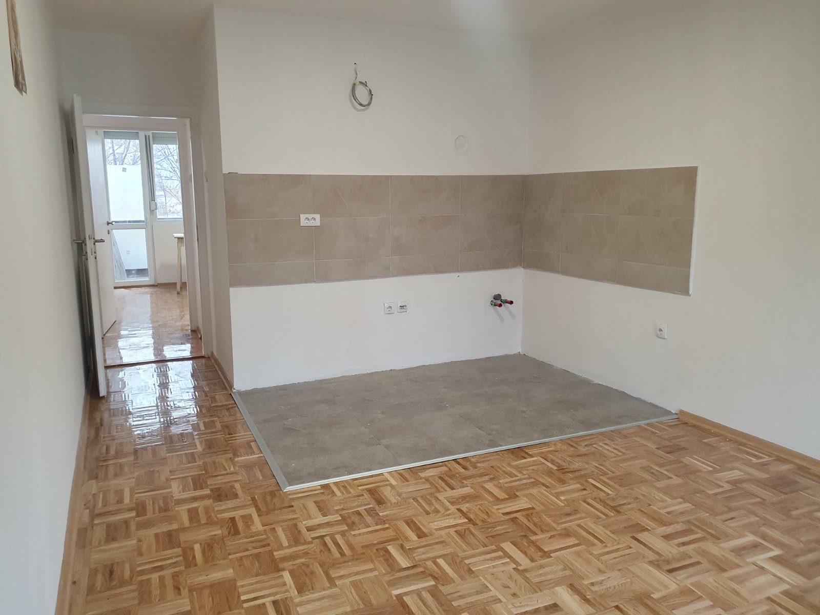 Dvosoban stan u Nemanjinoj   prvi sprat   kompletno renovirano 3