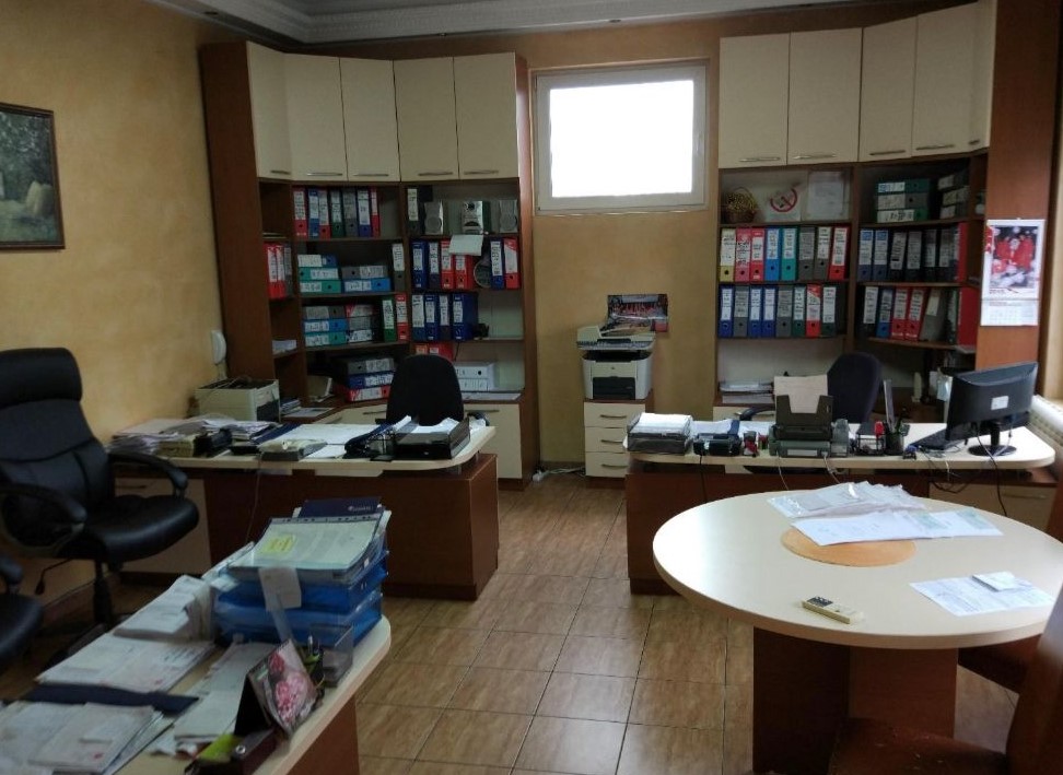 Kuća i Poslovne zgrade na prodaju 5