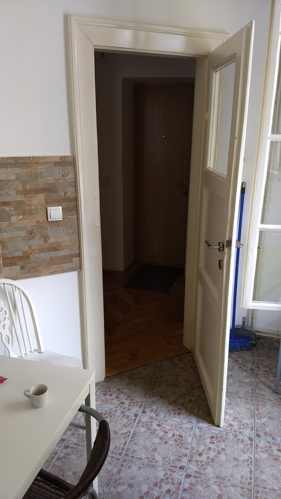 SESTOSOBAN U CENTRU VRACARA   CEO SPRAT 12