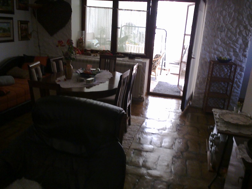 Cerevic kompletno namestena odlicna kuca odmah useljiva 2