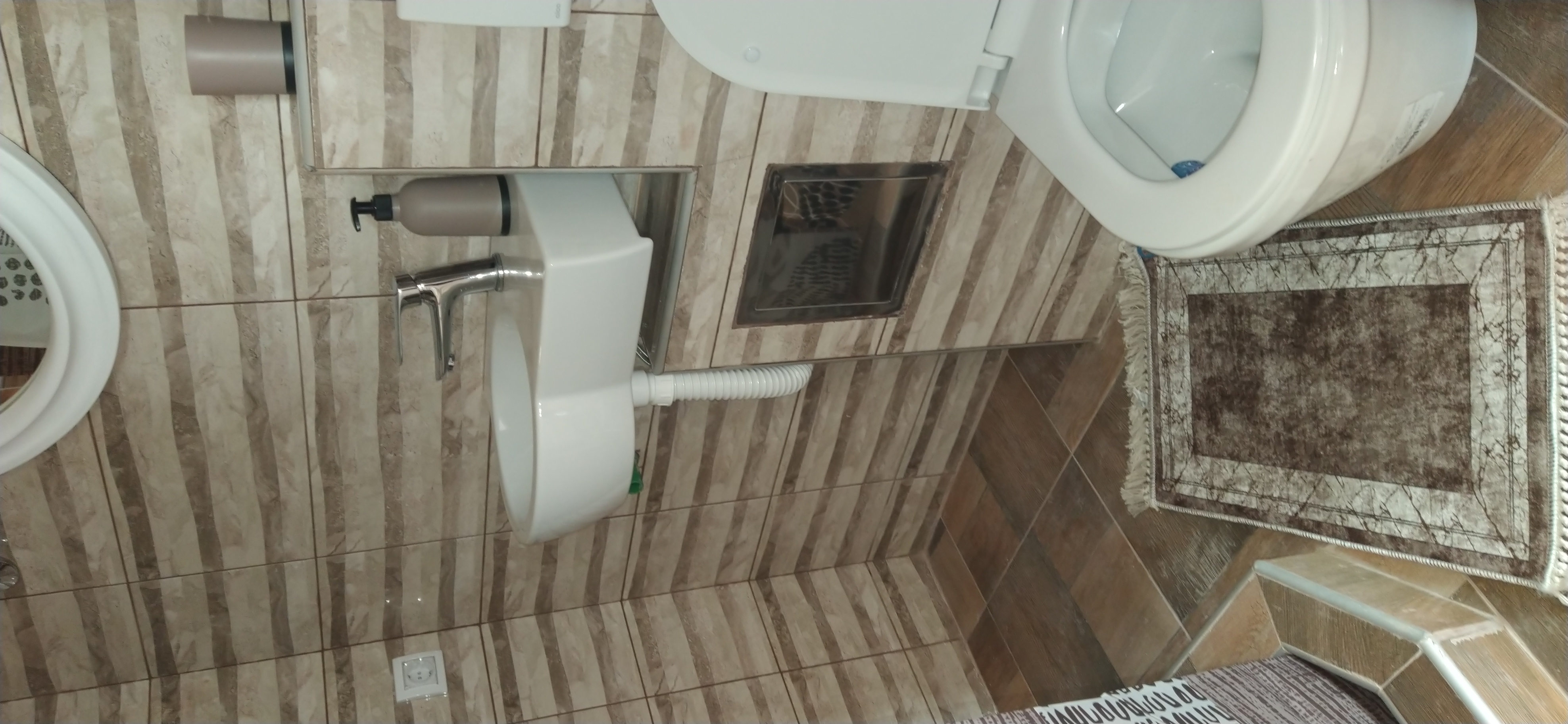 Издајем једнособан стан у центру Београда намештен 3