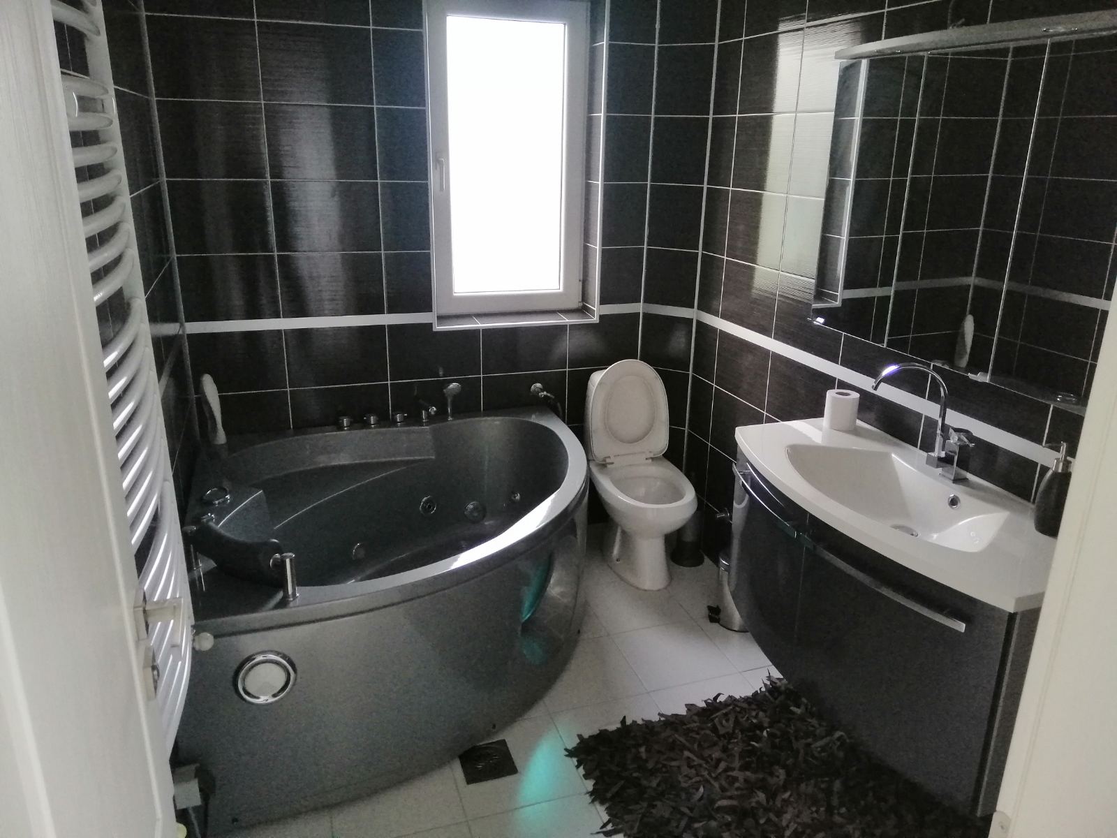 Prodajem kucu na glavnom putu Loznica Sabac 4