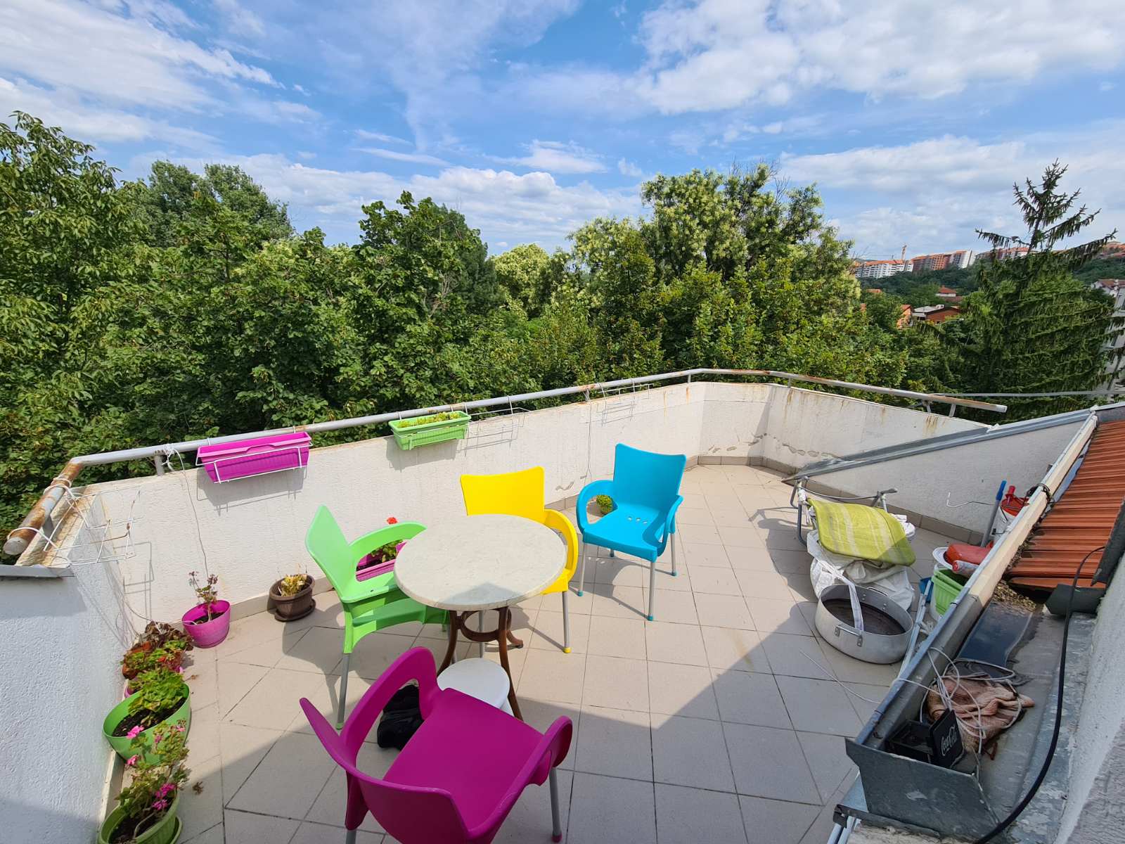 Izdajem stan kod Čaira 2