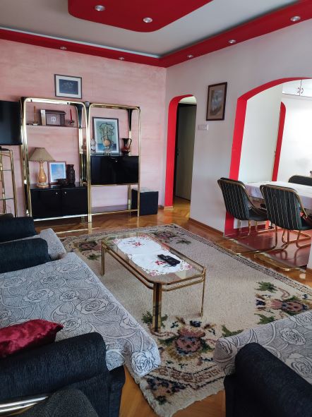 Trosoban stan u centru Kragujevca 1