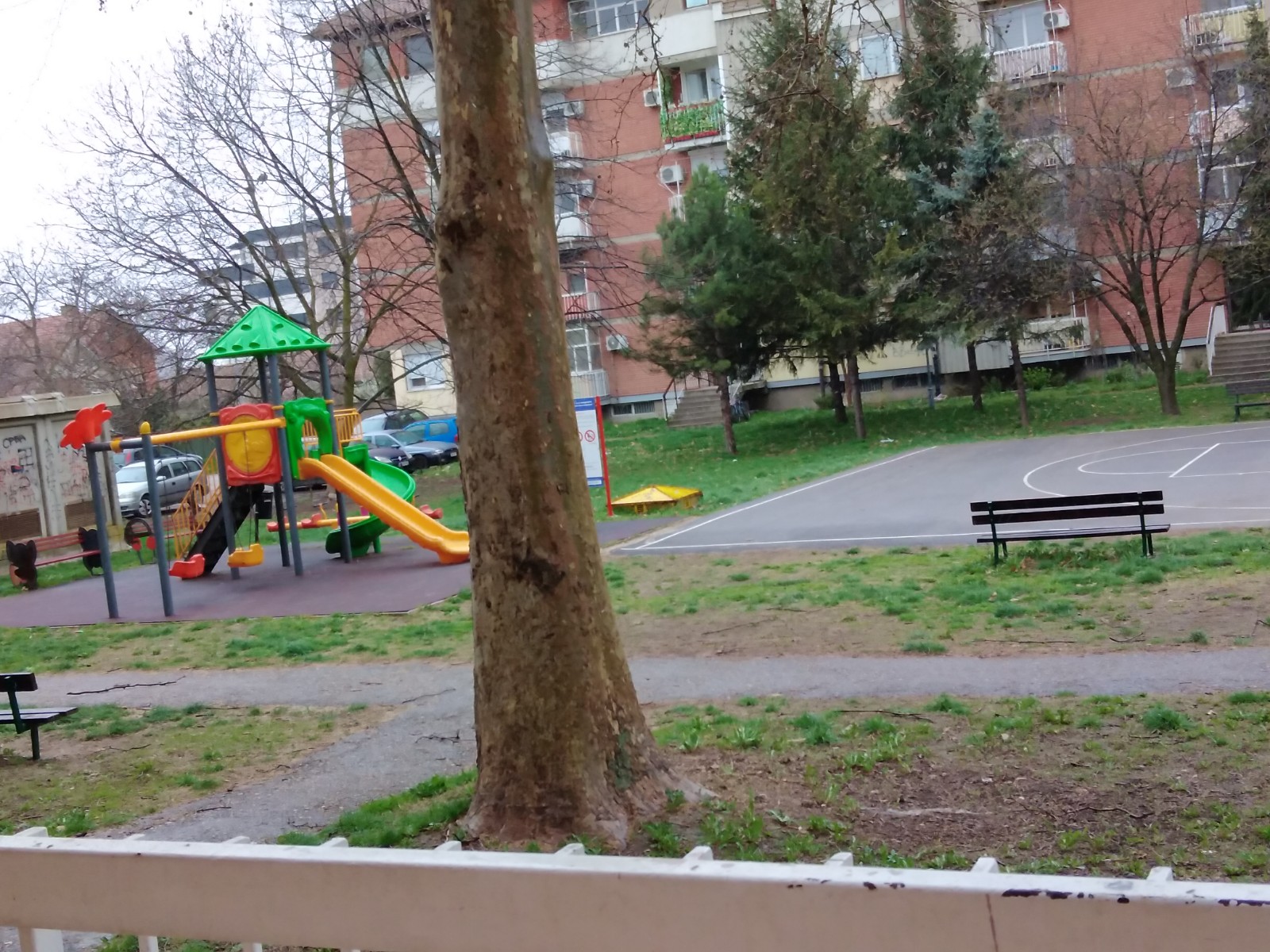 Izdajem stan u Rumi 5