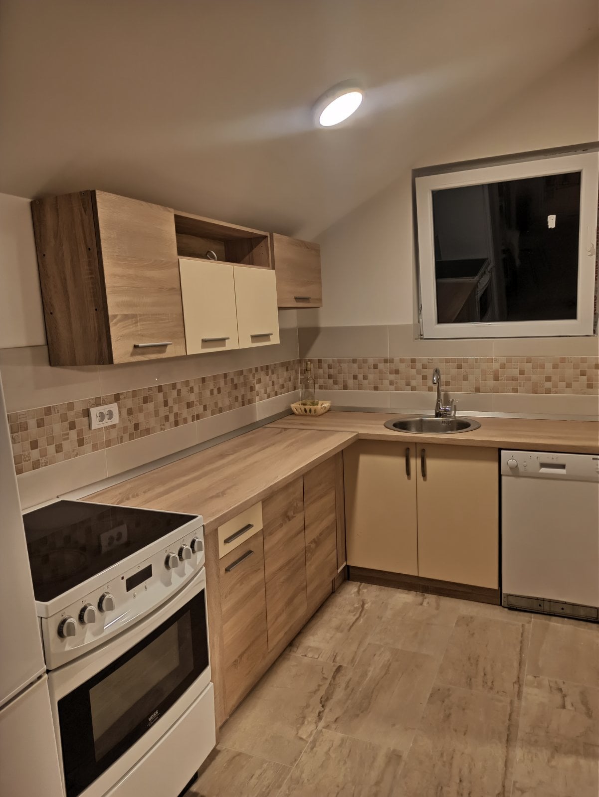 Odmah useljiv nov Dupleks sa galerijom  Mirijevо 3