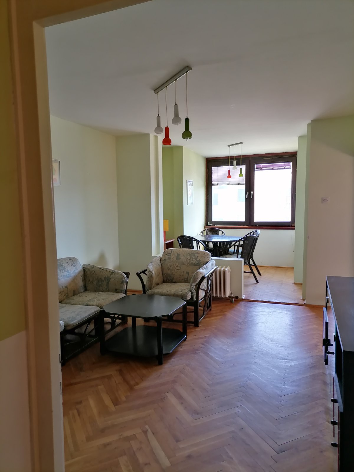 Na prodaju dvoiposoban stan u centru Kikinde  66 500    70m² 2