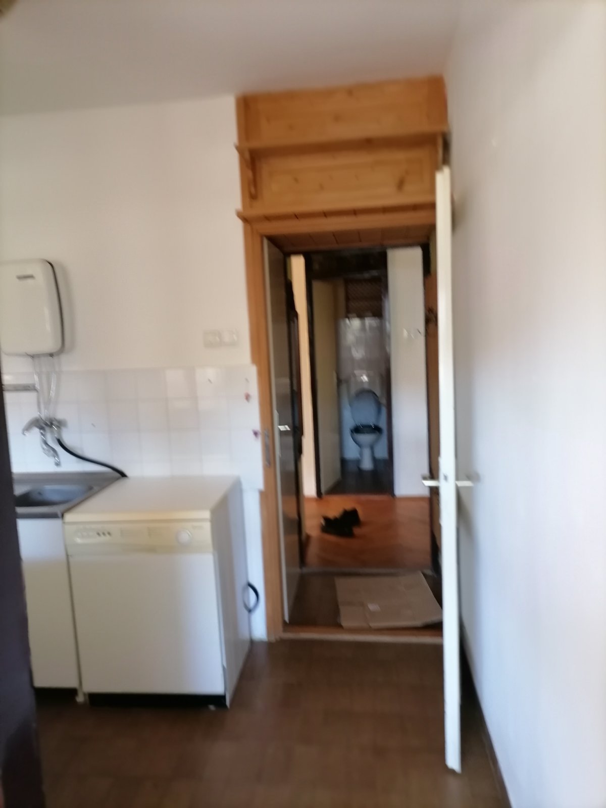 Na prodaju dvoiposoban stan u centru Kikinde  66 500    70m² 4