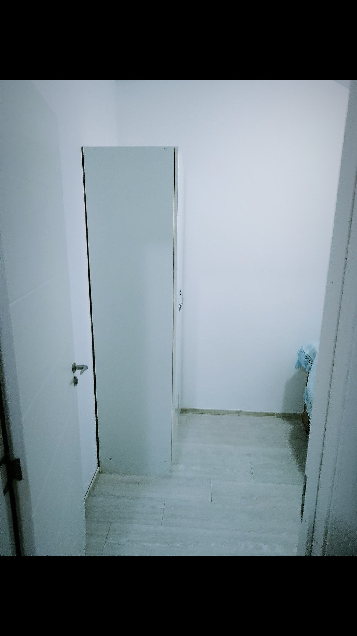 Издајем комплетно намештен стан у Борчи 5