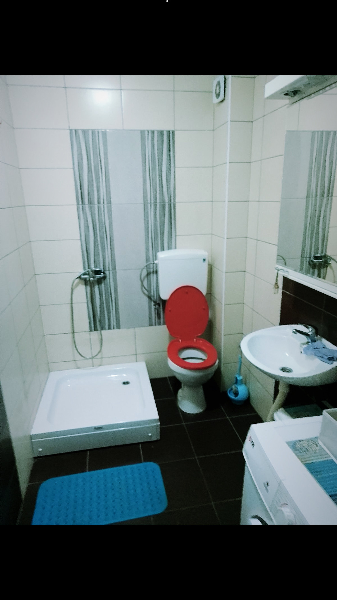 Издајем комплетно намештен стан у Борчи 4