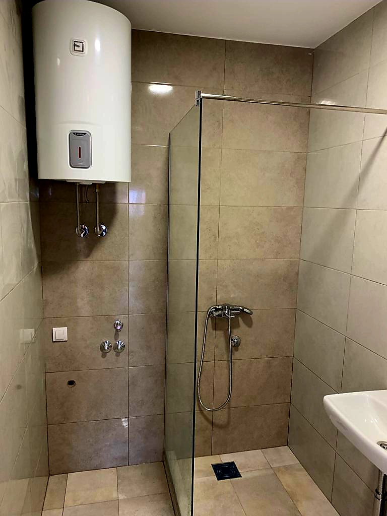 Kotež uknjizeni stanovi od 41 i 43 kvadrata  vlasnik direktna prodaja 5