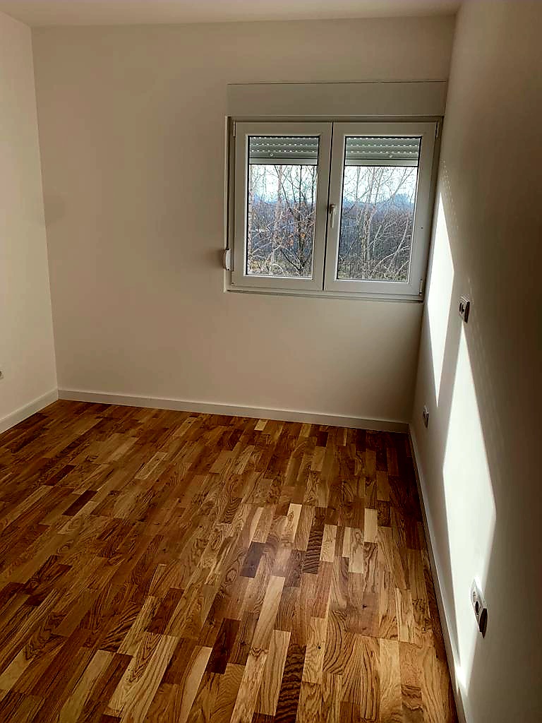 Kotež uknjizeni stanovi od 41 i 43 kvadrata  vlasnik direktna prodaja 6